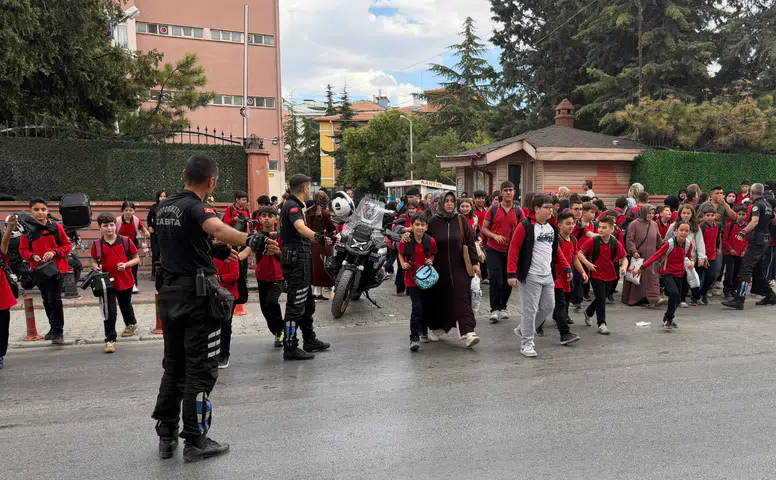 Konya'da öğrencilerin okul çıkışındaki güvenliği zabıtaya emanet