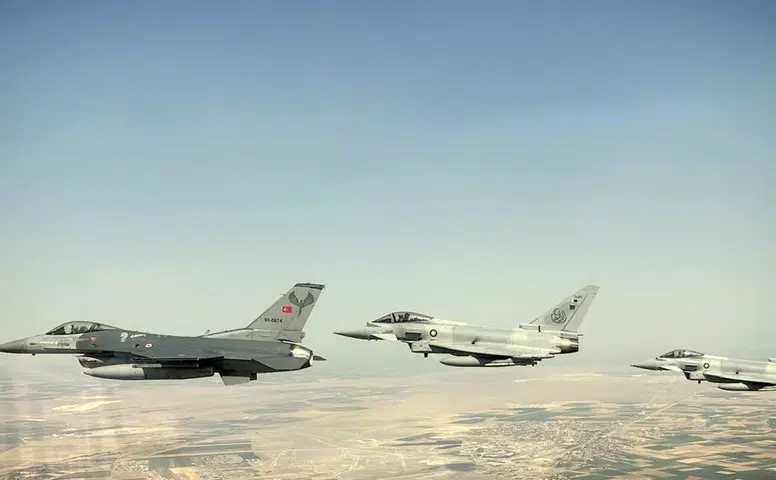 İngiliz Hava Kuvvetleri Komutanı Konya'ya gelerek uçak uçurdu