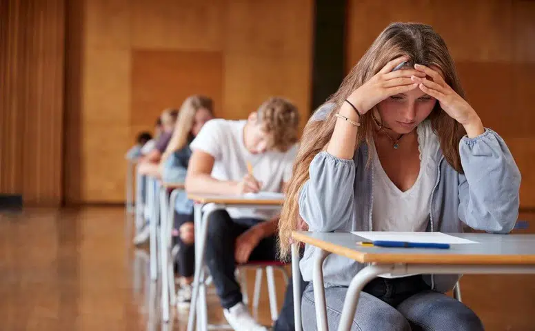 MEB yapay zekâ dönemine geçiyor: Yeni sınav sisteminde sorular yapay zekâdan