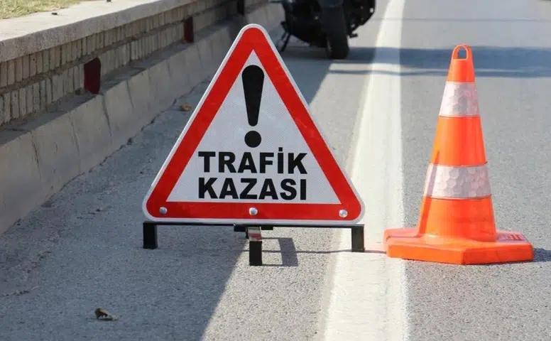 Konya yolunca acı kaza! Servis aracı devrildi, 15 kişi yaralandı