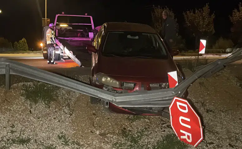 Konya Yolu'nda bariyerlere çarpan araca 46 bin lira ceza