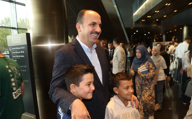 Konya’da kitap şöleni: Onlarca yazar ve binlerce kitap aynı çatı altında