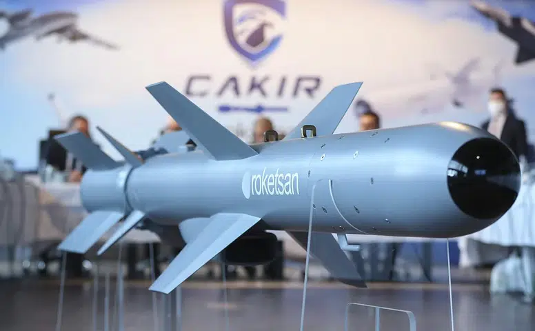 Türkiye'nin ÇAKIR füzesinde imzalar atıldı: KARA ATMACA ile ateşlenecek