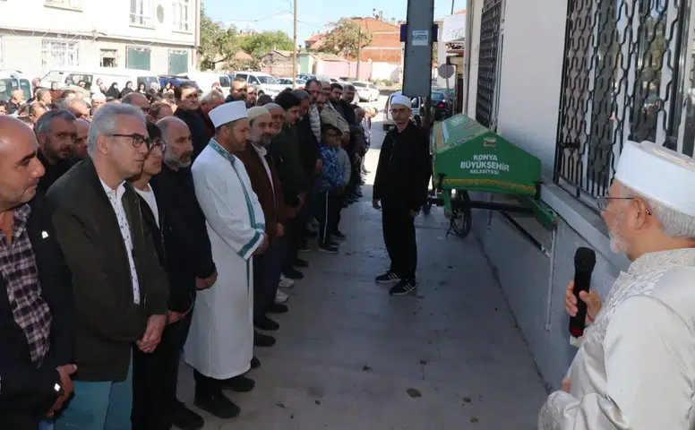 Konya'da vefat eden müezzinin cenaze namazını hafız oğlu kıldırdı