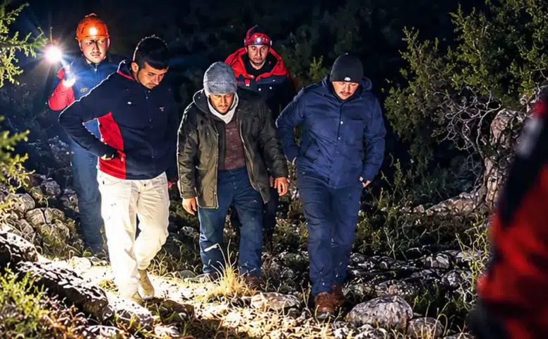 Konya’da dağda mahsur kalan 4 turist kurtarıldı