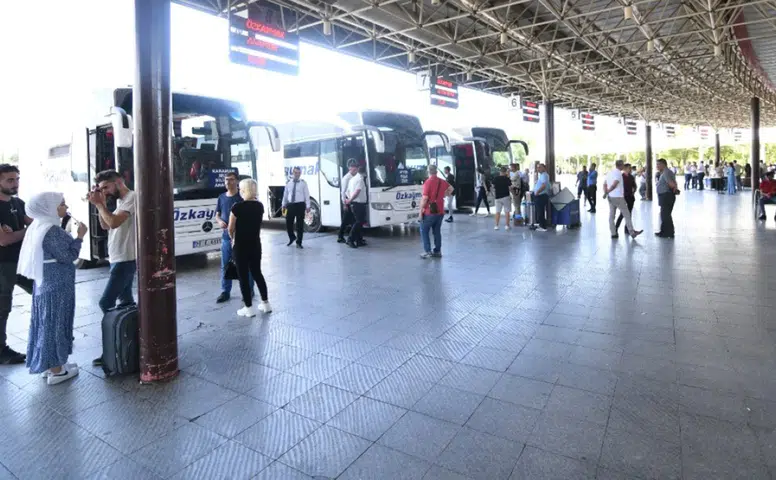 Konya'dan 18 milyon kişi geldi, geçti: Vedalar burada yapıldı