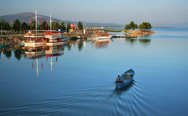 Konya'da karaya oturan tekneler sezonu açtı: Yat turu başladı
