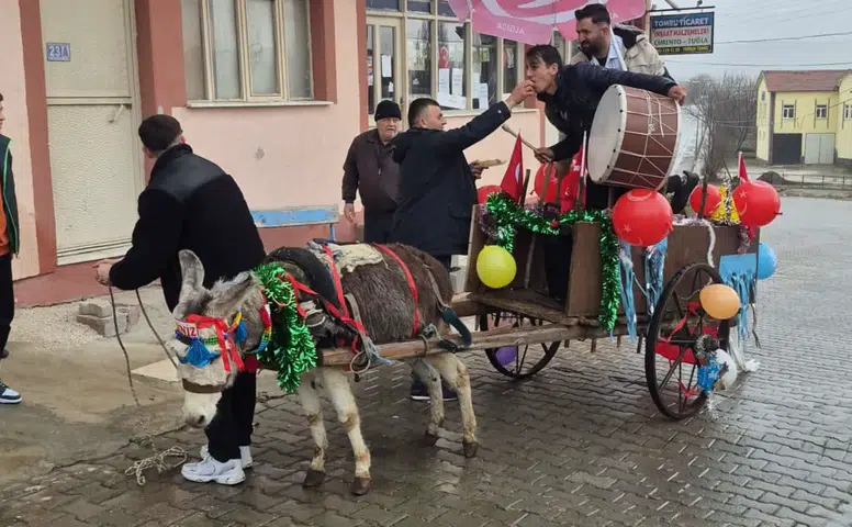 Konya'da eşek arabalı davulcular, eski geleneği yaşatıyor