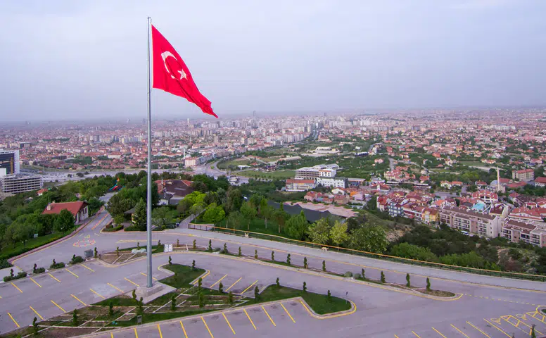 Konya bayramın gölgesi altına girdi: Ulaşım ve otoparklar ücretsiz