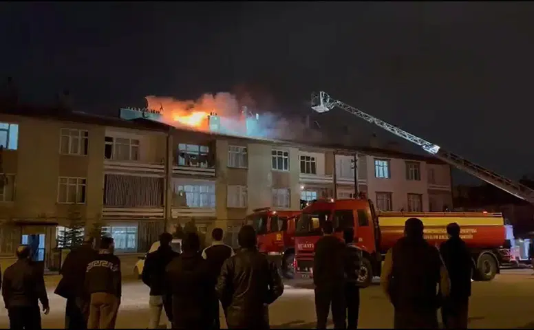 Konya'da gece yarısı yangın paniği: Ekipler seferber oldu