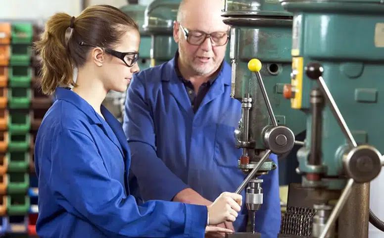 Artık belgesi olmayana iş yok: 40 meslek için yeterlilik belgesi zorunlu oldu