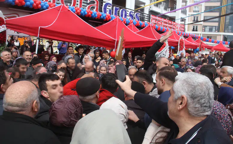 Konya'da 1750 TL'lik izdiham: Meydan muharebesi yaşandı