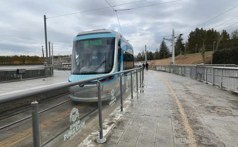 Konya'nın seferlerini durduran kaza: Tramvay hattı kilitlendi