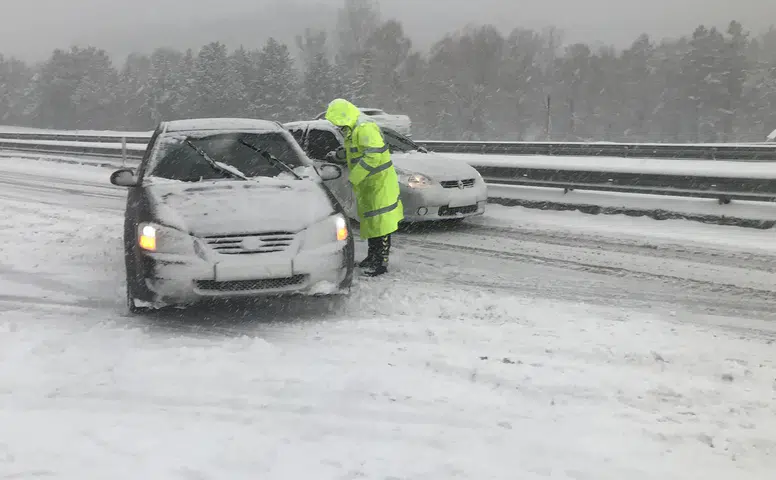 Konya'da kar yağışı etkisini artırdı: Sürücülere kritik uyarı