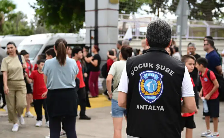 81 ilde okul önlerinde alarm: Her okul önüne iki polis görevlendirildi