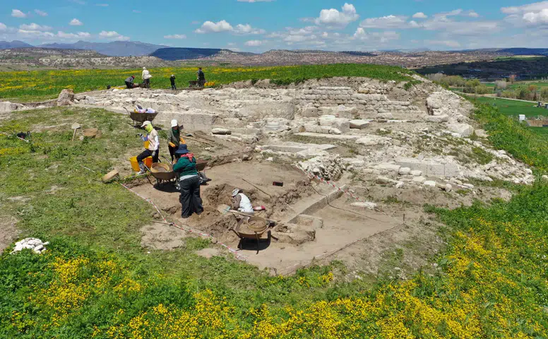 Aziz Pavlus’un Konya'daki durağı Lystra’da 2026 kazı sezonu başladı