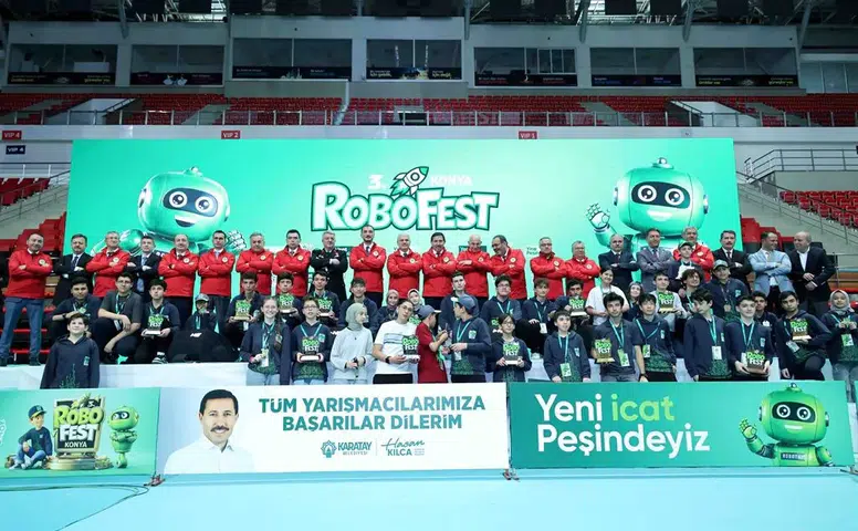 Konya'da yüzlerce robot yarıştı: ROBOFEST'te ödüller sahiplerini buldu