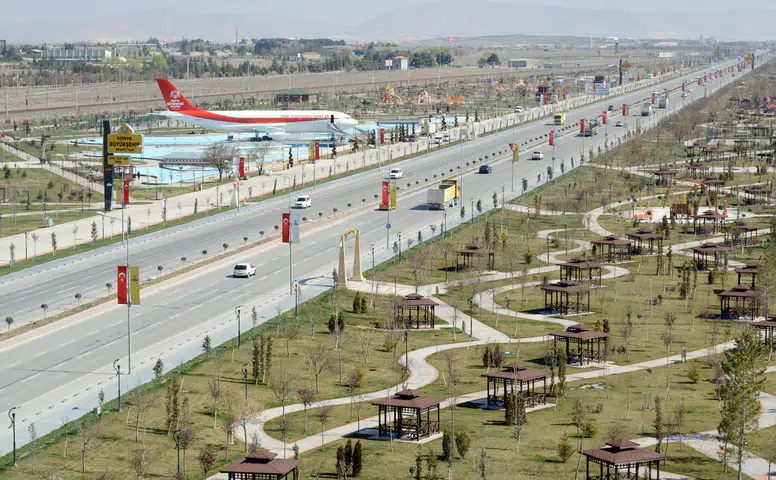 Konyalı sürücüler 42. kilometreye dikkat: Yollar tek şeride düştü