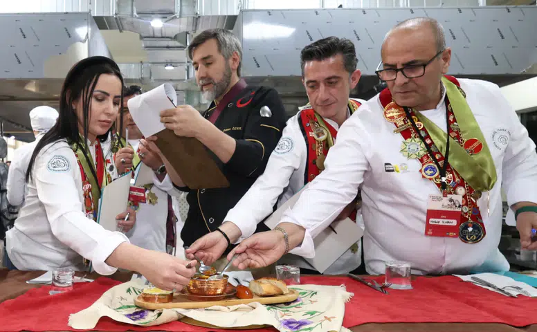 Konya'da ödüllü yemek yarışmasının kazananı fırın kebabı oldu