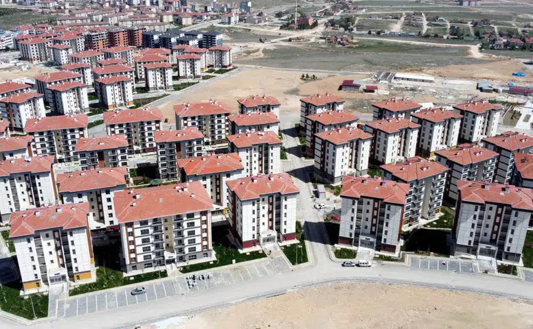 Konya'nın TOKİ konutlarıyla tanınan mahallesi sil baştan değişiyor