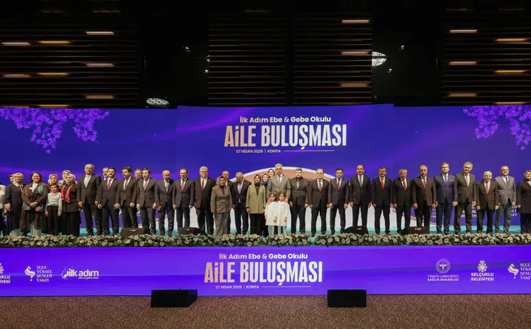 Konya’da Anlamlı Buluşma: Bakan Memişoğlu anne ve baba adayları bir arada