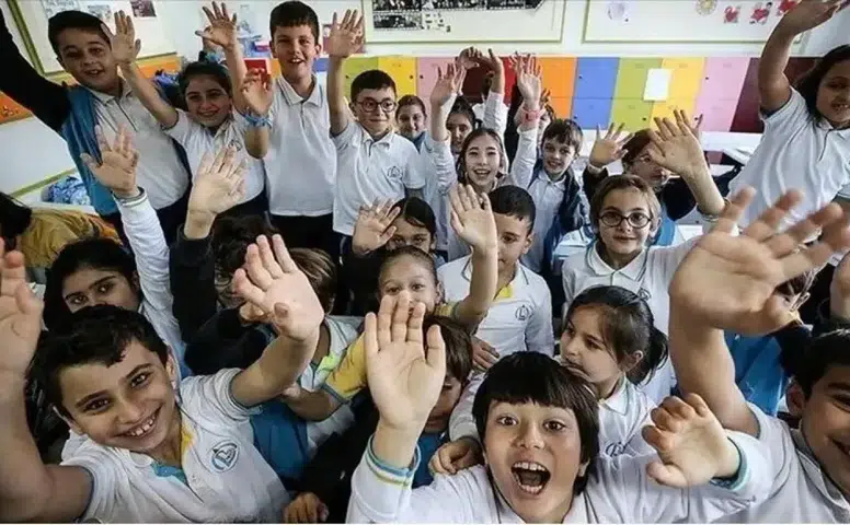 Okullarda yeni dönem başlıyor: Çocuklar yapay zekâ ile korunacak