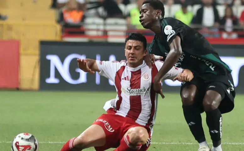 Süper Lig'e veda eden 3.takım Antalyaspor oldu