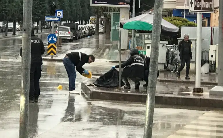 Konya’da motosikletlerle kuyumcu soygunu: Kaçarken kaza yaptılar