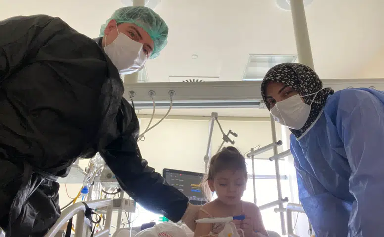 Konya'da evini ilaçlatan ailenin 2 yaşındaki kızları ölümden döndü