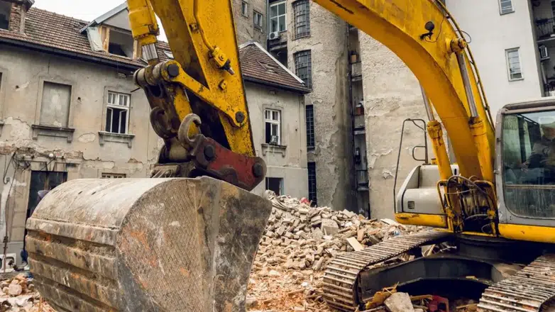 'Kontrollü yıkım' kontrolden çıktı: O anlar kamerada