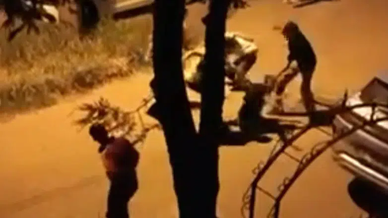 İki grup arasındaki bıçaklı kavga: "Polis" diye bağırdılar