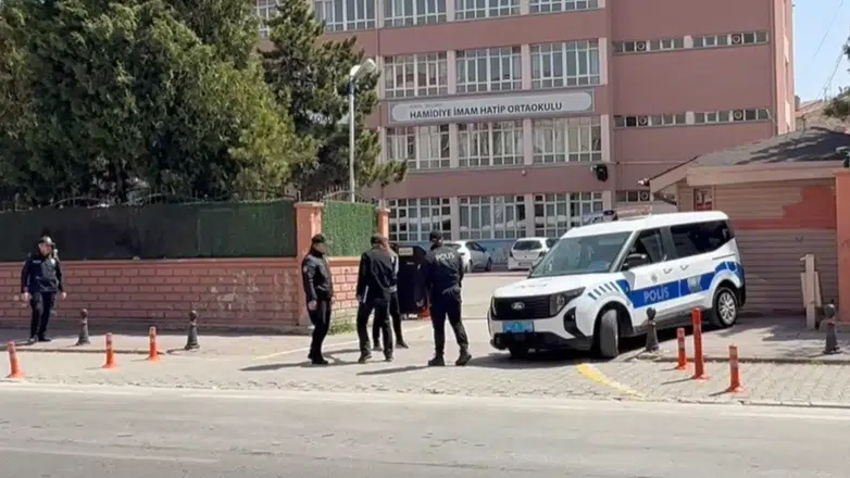 Konya'da okul önlerinde sıkı güvenlik önlemi: Polisler nöbette