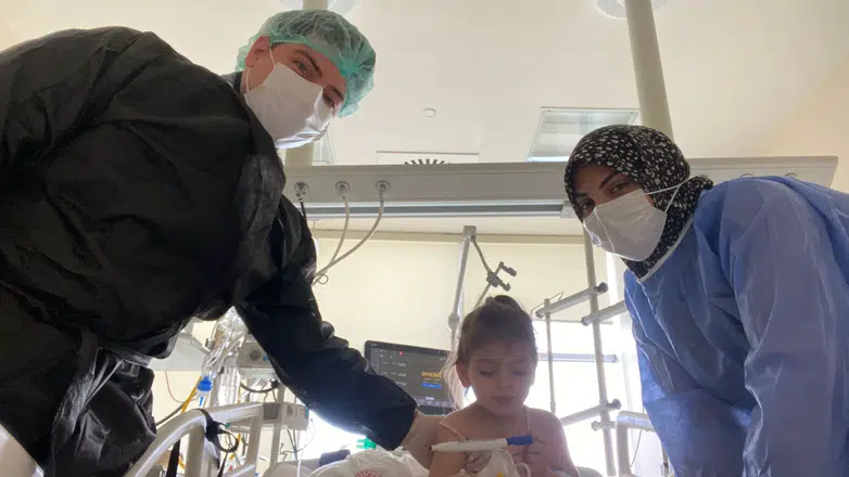 Konya'da evini ilaçlatan ailenin 2 yaşındaki kızları ölümden döndü