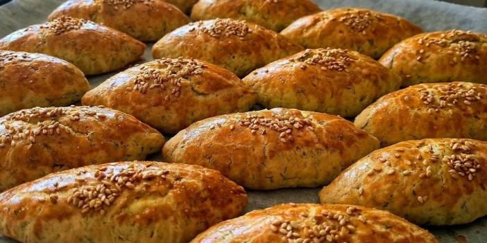Klasik poğaça tariflerinden çok daha farklı. Kıyır kıyır oluyor! Kurabiye tadında poğaçanın püf noktası