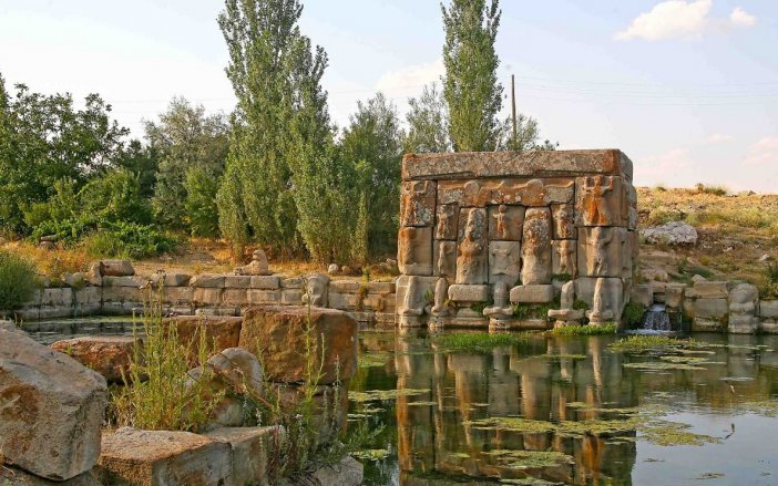 konya-beysehir-eflatunpinari-hitit-anit-cesmesi-servet-uygun-5.jpg