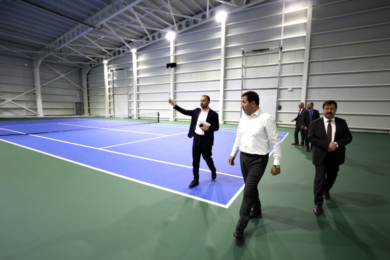 kapali-tenis-kortu-1.jpg