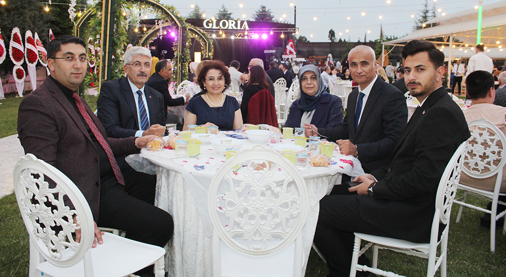 fatmanur-ve-oguzhandan-omurluk-imza-5-copy.jpg