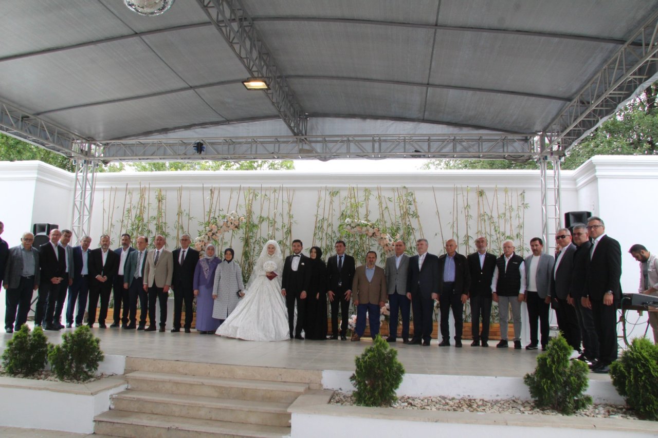 serra-ve-mehmetin-mutlu-gunu-1.jpeg
