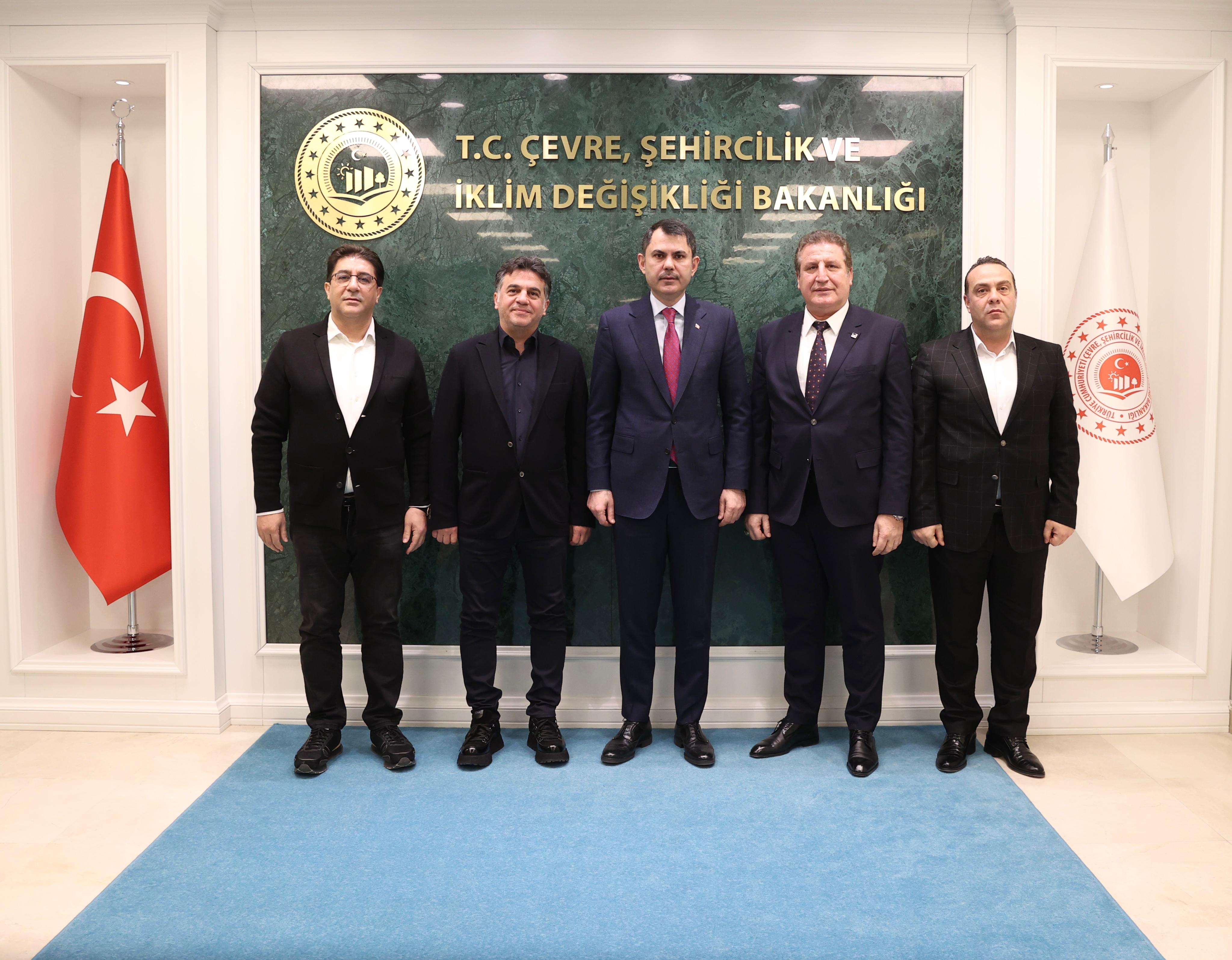 bakan-kurum-konyali-is-insanlari.jpeg