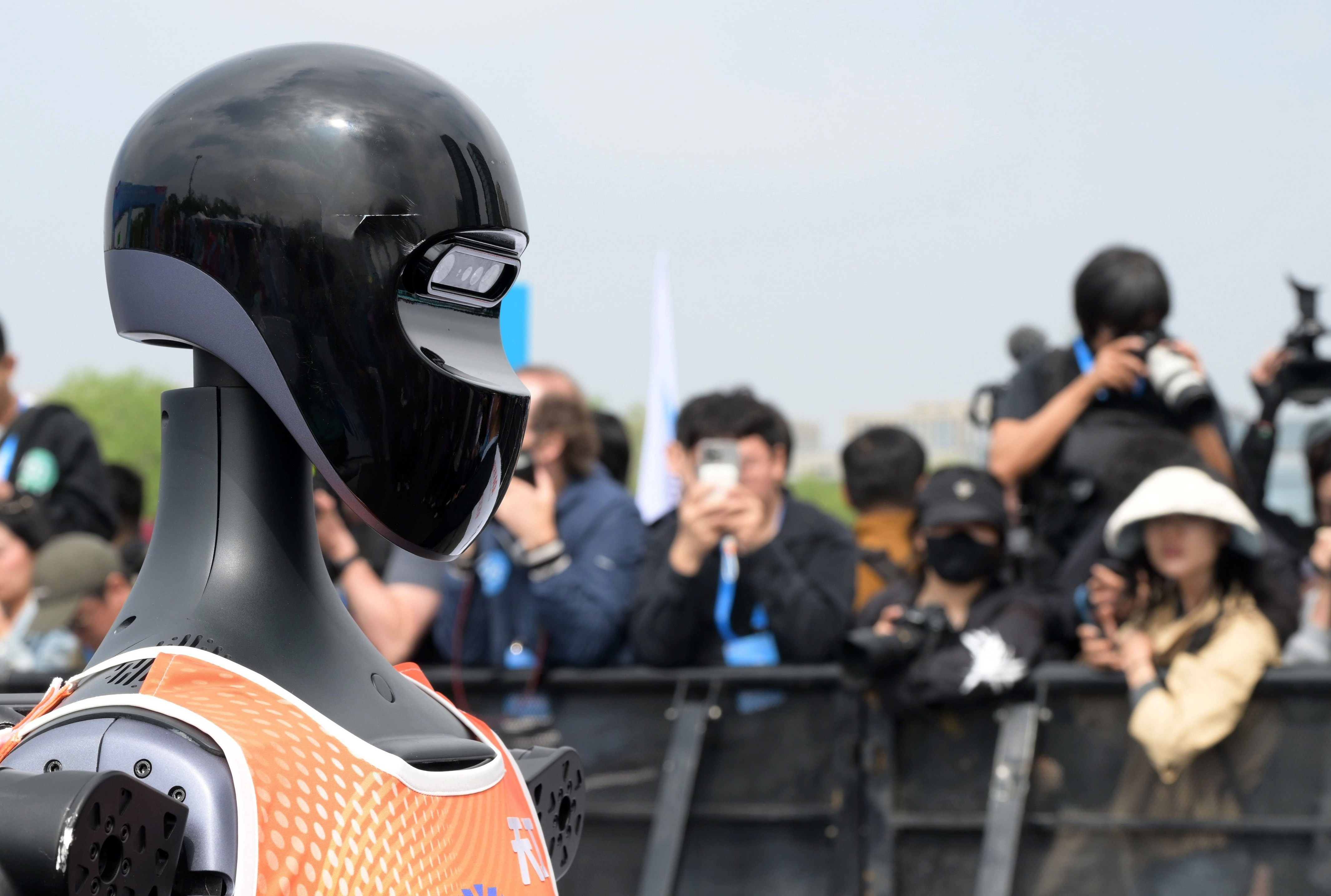 cinli-robotlar-insanlara-karsi-maraton-k-667060-197759.jpg