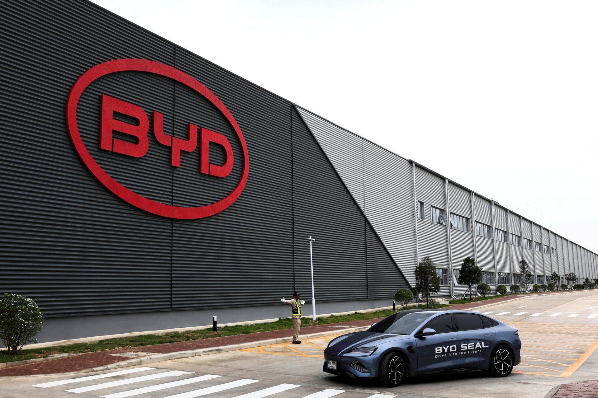 byd-meksika-fabrikasi-projesini-askiya-aldi.jpg