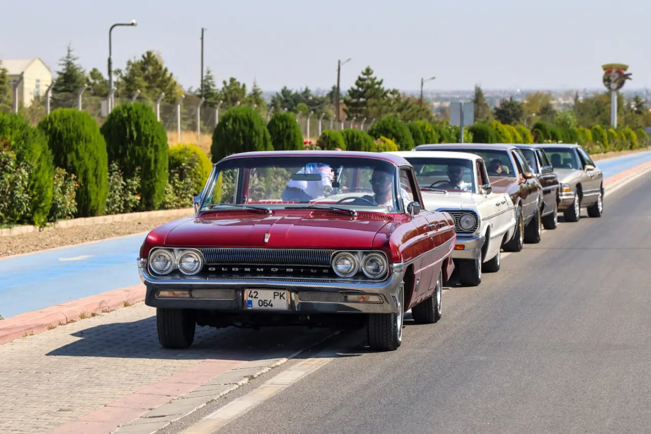 Konya'nın klasik otomobilleri görücüye çıkıyor: Yüzlerce araç sergilenecek 4