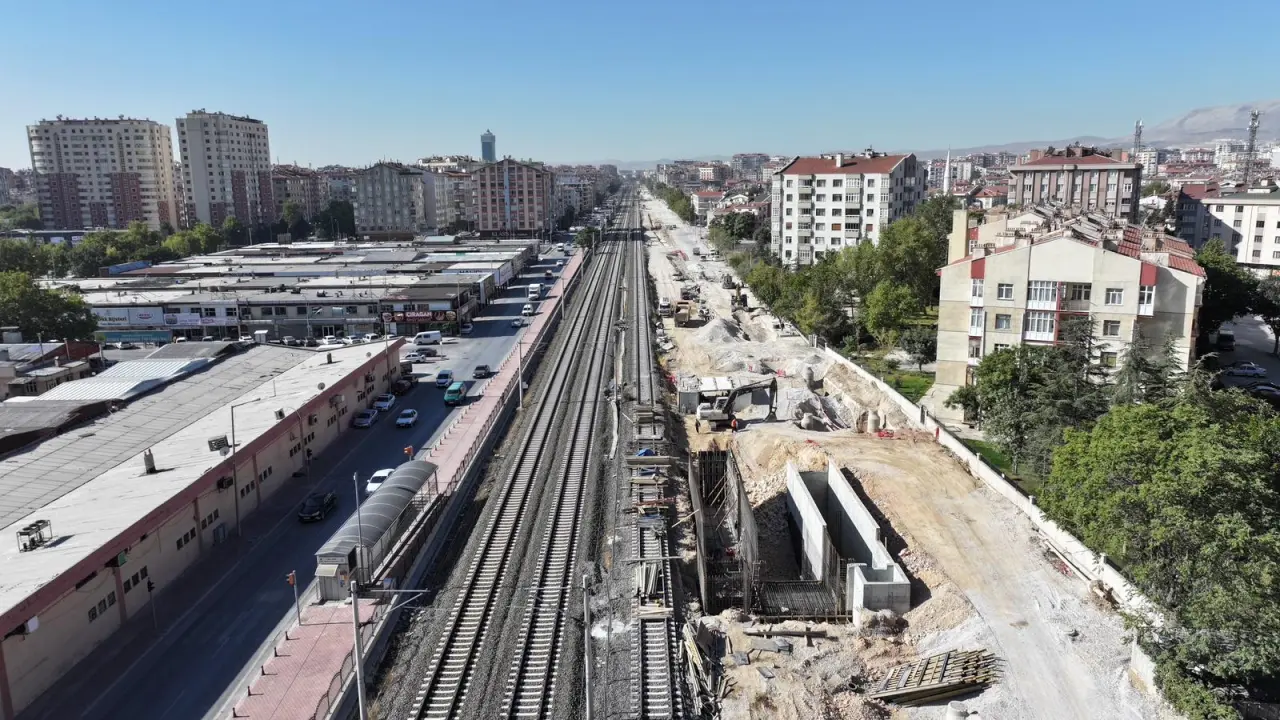 Konya ulaşımında Banliyö zamanı! Vatandaşlar eve yarım saatte gidecek 8
