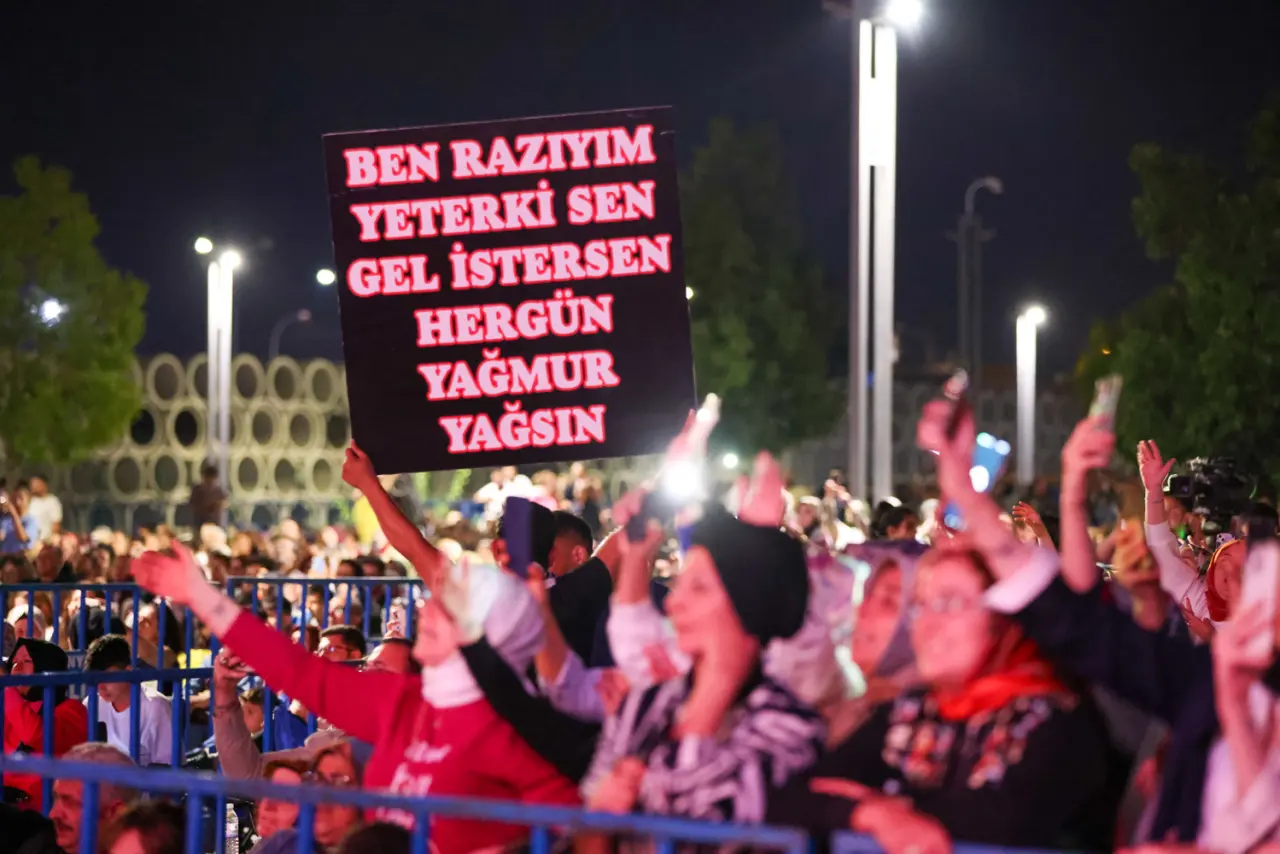 Konya nostalji dolu bir gece yaşadı: Şarkılar hep birlikte söylendi 7