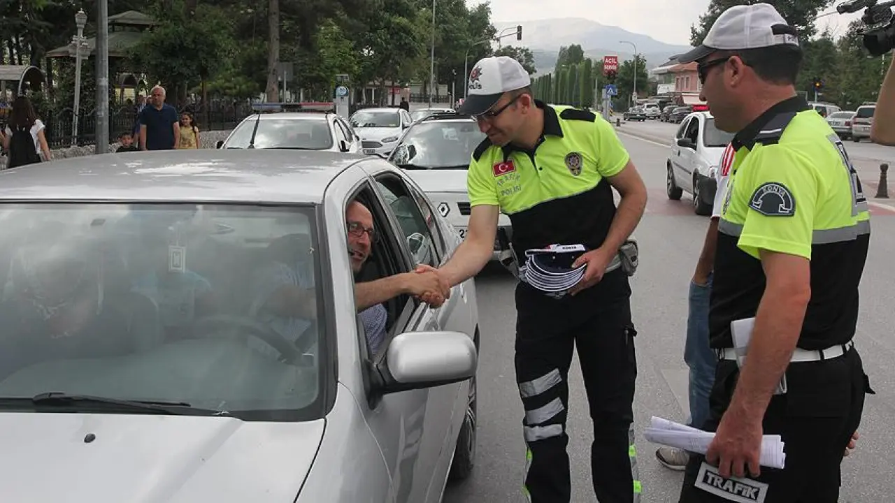Milyonlarca sürücüye kötü haber: Yeni trafik cezaları... 2