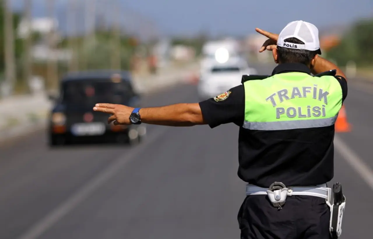 Milyonlarca sürücüye kötü haber: Yeni trafik cezaları... 4