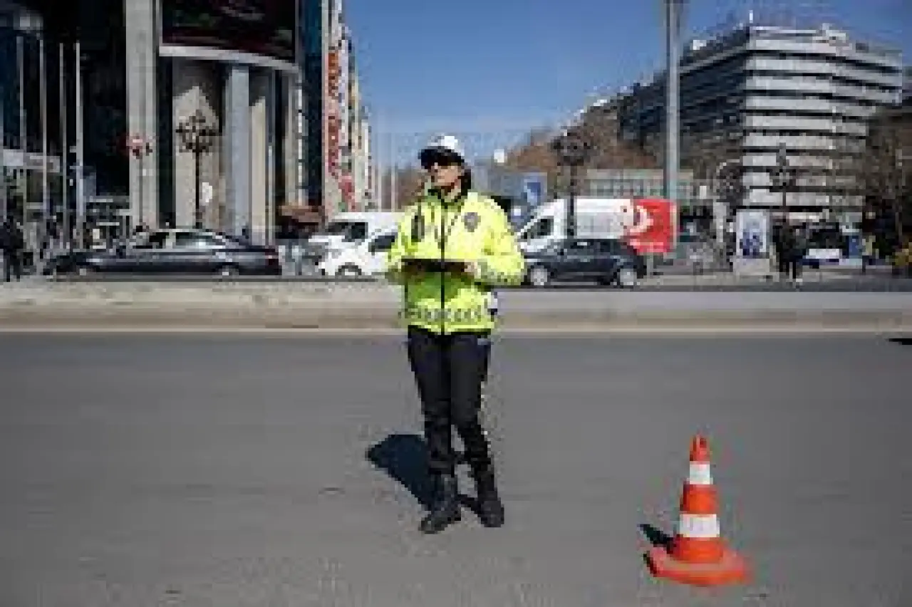 Milyonlarca sürücüye kötü haber: Yeni trafik cezaları... 3