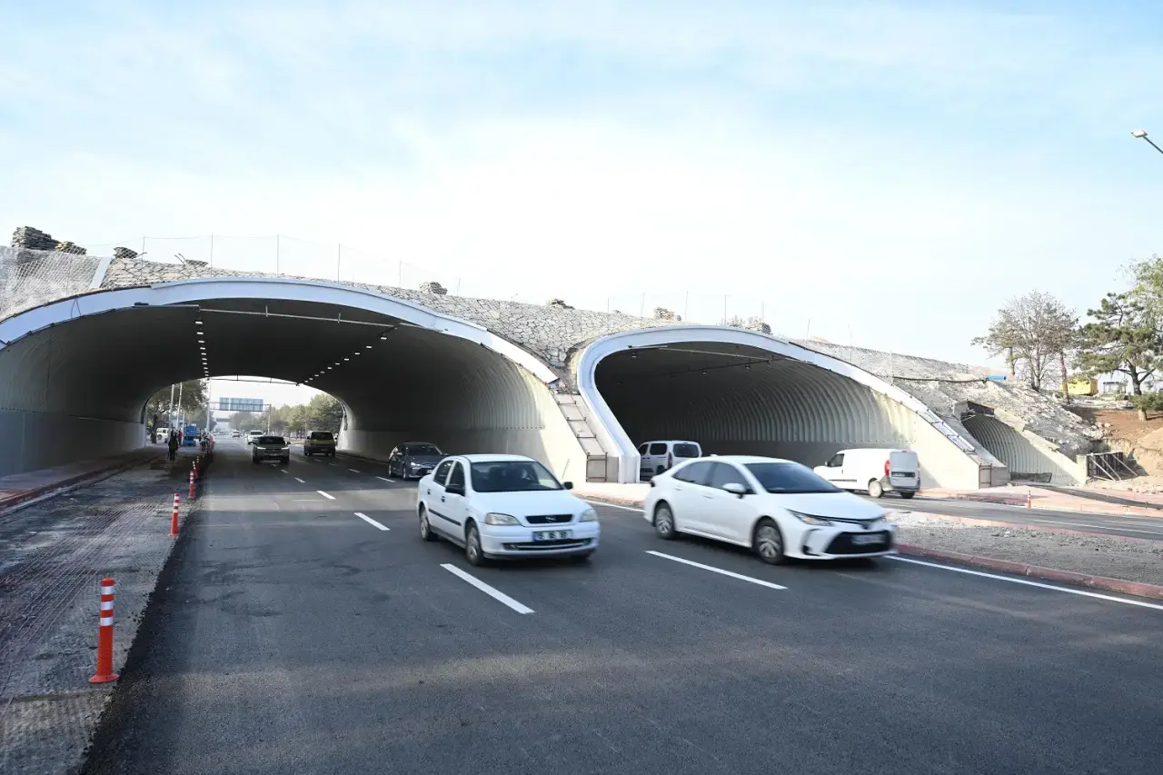 Konya'nın merakla beklediği köprü açılıyor: Marangozlar final yaptı 6