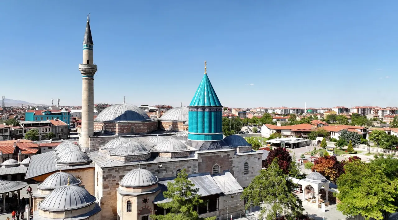 Konya’da dört fil ayağı üzerine inşa edilen yapı: 800 yıldır ayakta 16