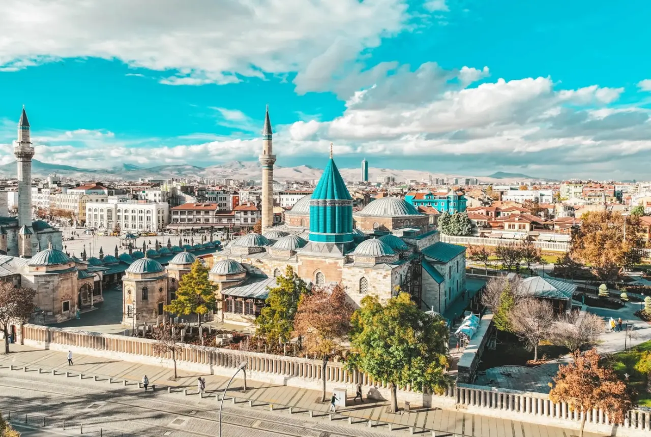 Konya’da dört fil ayağı üzerine inşa edilen yapı: 800 yıldır ayakta 4